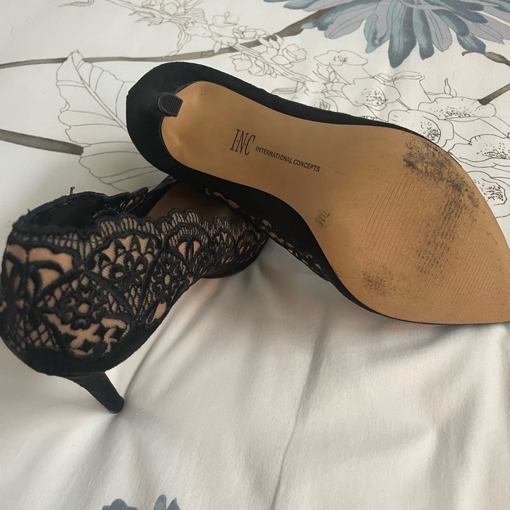 Almost New.. Worn Once .. I Ordered A Size Too Bi… - image 2